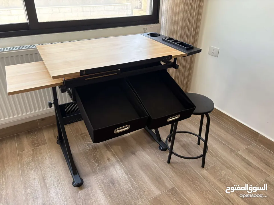 Professional Art Desk and Chair for Sale excellent condition for artists. مكتب وكرسي فني