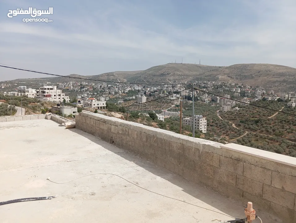 منزل مستقل كوشان طابو من المالك مباشرة  اربع جهات حجر اطلاله مميز تشطيب بلاط و المنيوم سوبر ديلوكس