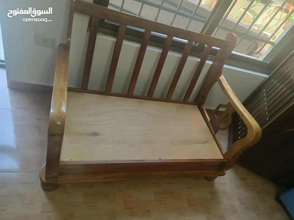 طقم موريس سبع مقاعد خشب زان مع طاولة وسط خشب زان مع سجلونة حديد