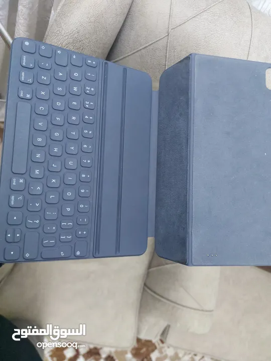 كيبورد ايباد magic keyboard