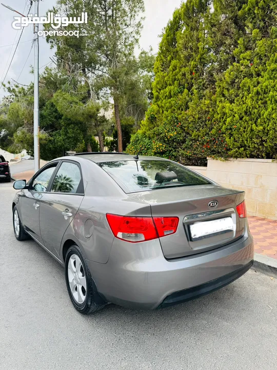 كيا سيراتو 2010 وارد الوكالة كيا في الاردن واستخدام شخصي خفيف جدا و عداد 75,000 Km فقط للبيع للجادين