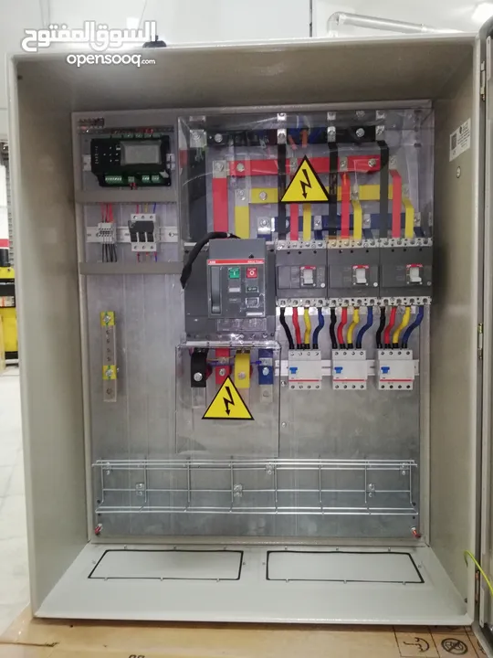 تجميع وصياتة لوحات التحكم الكهربائية ،العمل بمواصفات ومخططات هندسية