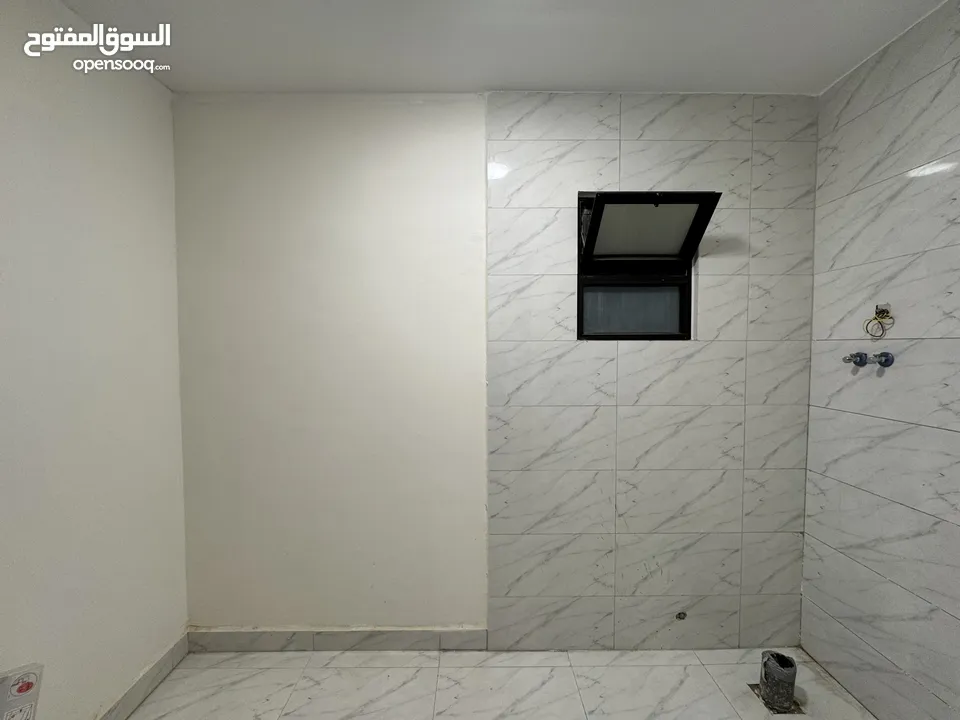 شقة طابق ارضي للبيع مساحة 240م باجمل مناطق خلدا (مشروع 113)
