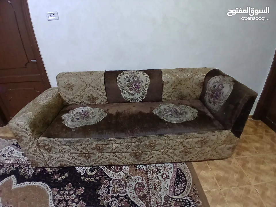 كنب جلوس مستعمل بحالة جيدة