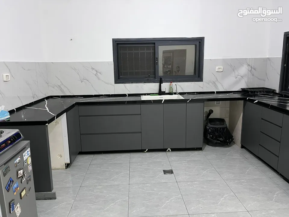 منزل مستقل مسور للبيع مع حديقة