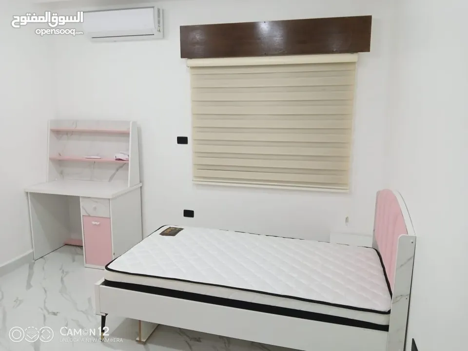 للبيع بيت مفروش لم يسكن في الجبهه فرش راقي من المالك مباشرة