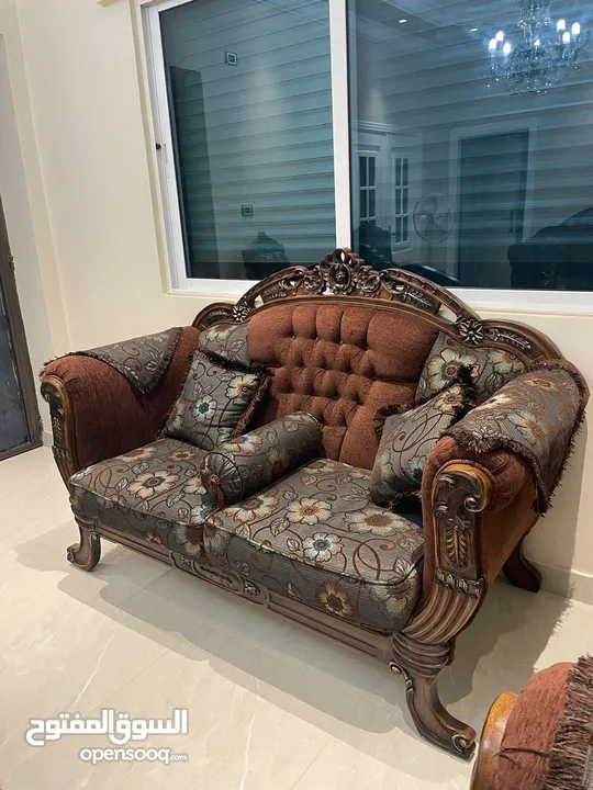 طقم كنب ضيوف شبه جديد