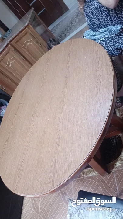 طاولة مطبخ وسط خشب زان