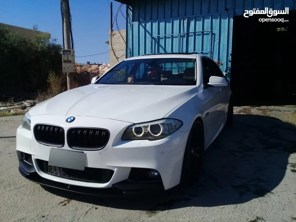 BMW 520 2012 فل الفل السياره بصلاه عنبي موجوده بببديا الي معنييين يتواصلو عرقم