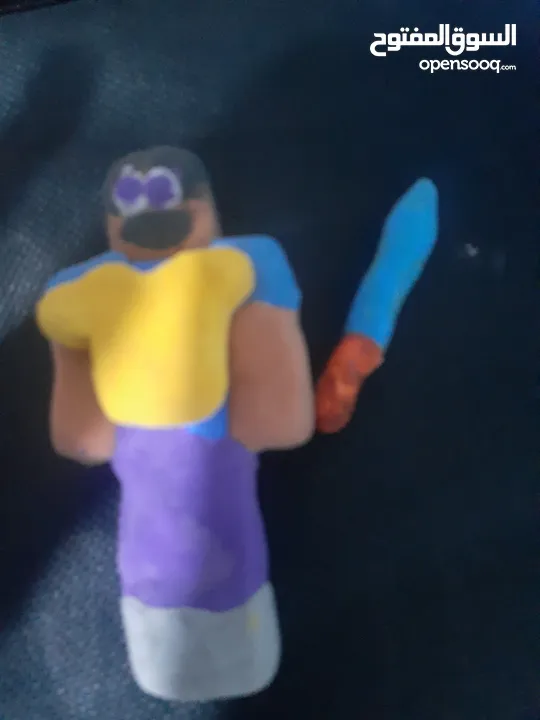 شخصيات ماين كرافت درع و سيف و شخصية و 2زينة 2بلوكات كهف