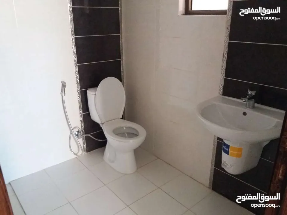 منزل مكون من طابقين مساحة البناء 240 م2 كل طابق 120 متر2 تشطيب سوبر ديلوكس