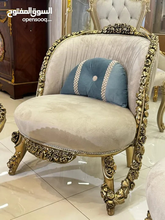طقم كنب New classic فاخر ومميز جداً 9مقاعد مع طربيزة الوسط
