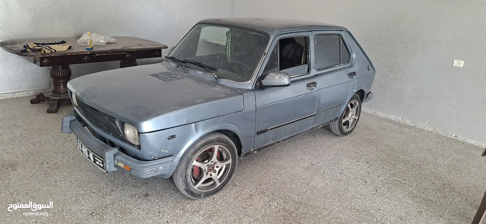 فيات 127موديل 1980غيار عادي ماتور 900قانوني عليها ترخيص سنة