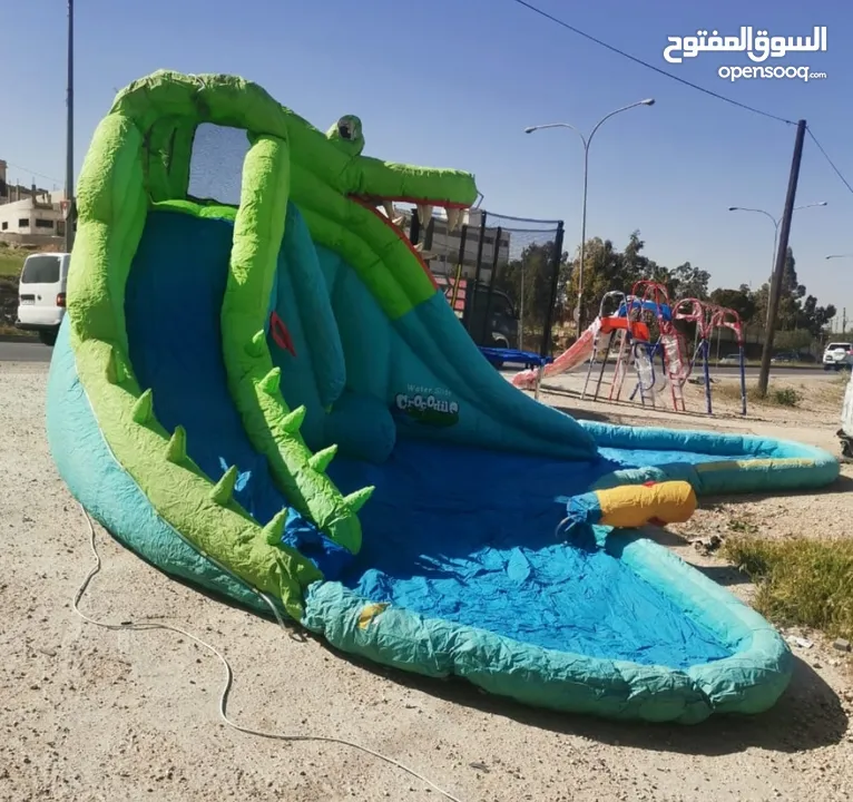 لعبة نفخ هوائية مع ماتور مستعملة.