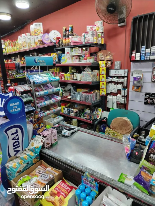 سوبر ماركت للبيع الجبيهه حي الريان مع البضاعة