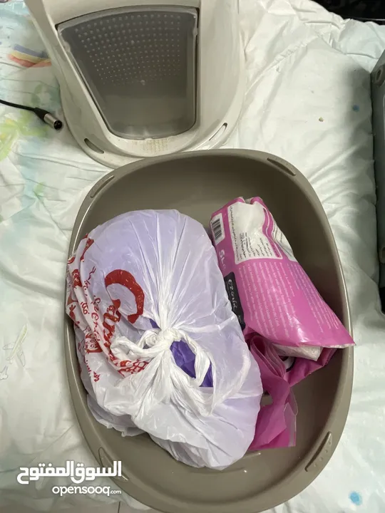 لتر بوكس للبسس نضيف كتير فش فيه ولا خراب و الرمل نظيف نظيف