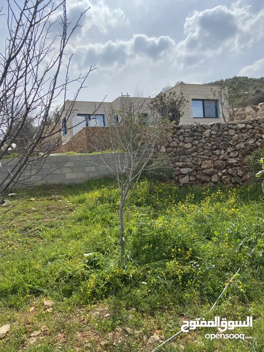 بيت ريفي مع مزرعة
