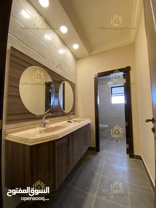 شقة جديدة - لم تسكن - ضاحية الرشيد - 4نوم 2ماستر - 350م - بلكونات بإطلالة مميزة