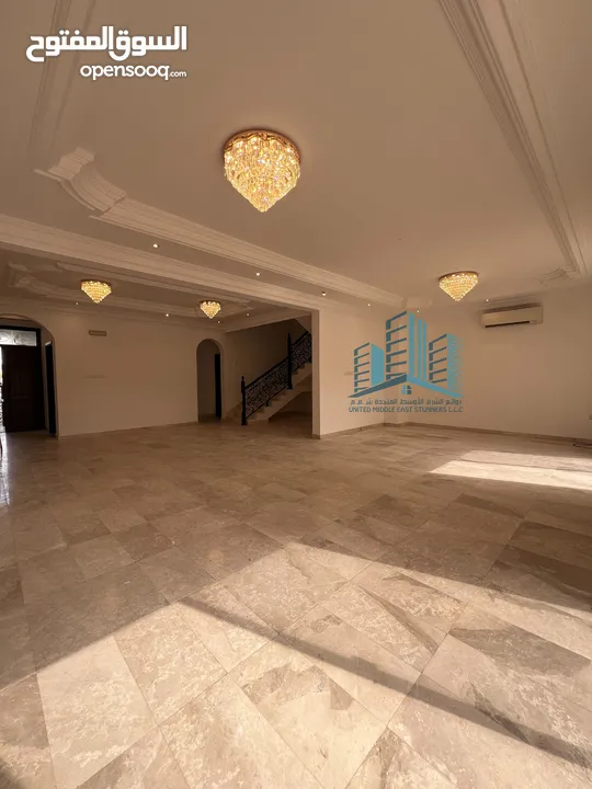 فيلا راقية في مدينة السلطان قابوس Beautiful 6 BR Villa in MQ