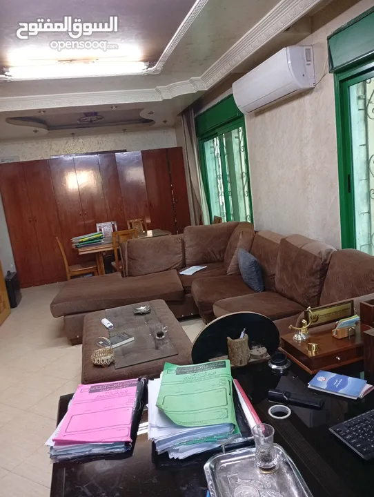مكاتب تجاريه للبيع في الخليل منطقة شارع السلام مقابل مسجد الانصار