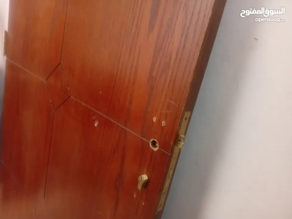 باب خشب صلد قشره بلوط