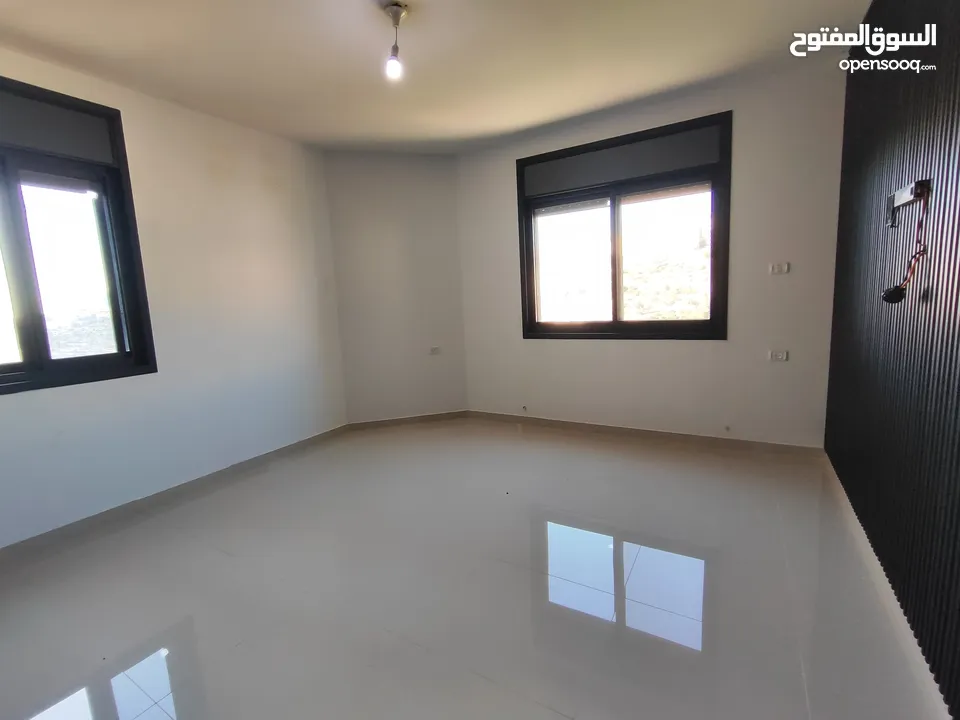 دوبلكس جديد غير مفروش للايجار في رام الله بطن الهوى