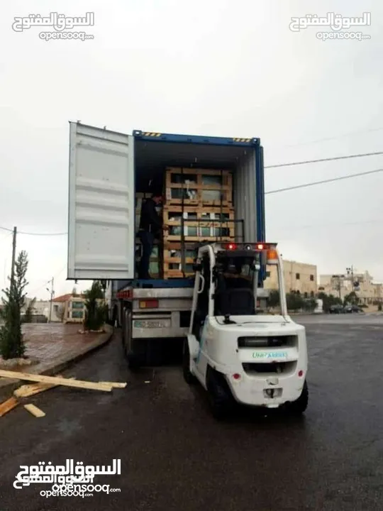 خدمة تأجير رافعات شوكية مع سائق او بدون خدمة تنزيل جميع انواع البضائع تحت اشراف كادر مخصص