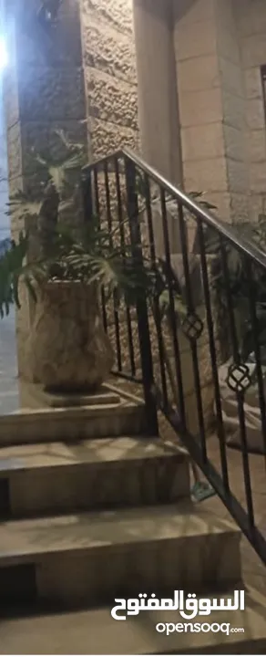 شقة جاهزة للأيجار موجودة في بيتونيا البالوع طابق ثاني و (( مدخل خاص على مستوى الشارع ))