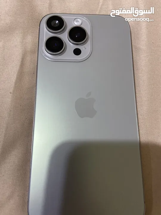 İphone 16 pro max   صيني  جديد  ( تم فتح العلبه لتصوير )فقط مساحه 1تيرا  مع كفر شفاف