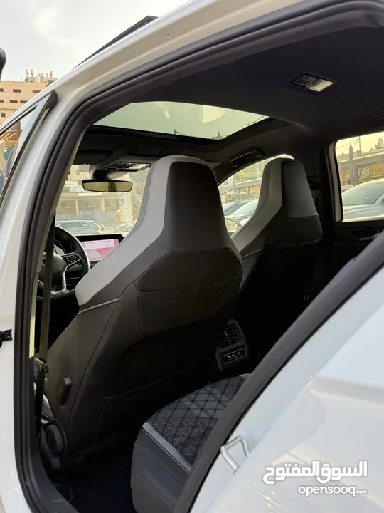 جولف RLine ترخيص 2022 محرك 1500 بنزين 150 حصان