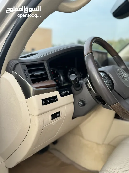 Lexus LX 570 model 2016, clean and at a good  price  لكزس ال اكس 570 موديل 2016 نظيف وسعر مناسب