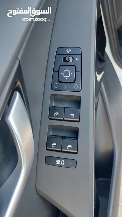 كيا نيرو هايبرد كامل الإضافات بدون فتحه سقف 2023 .