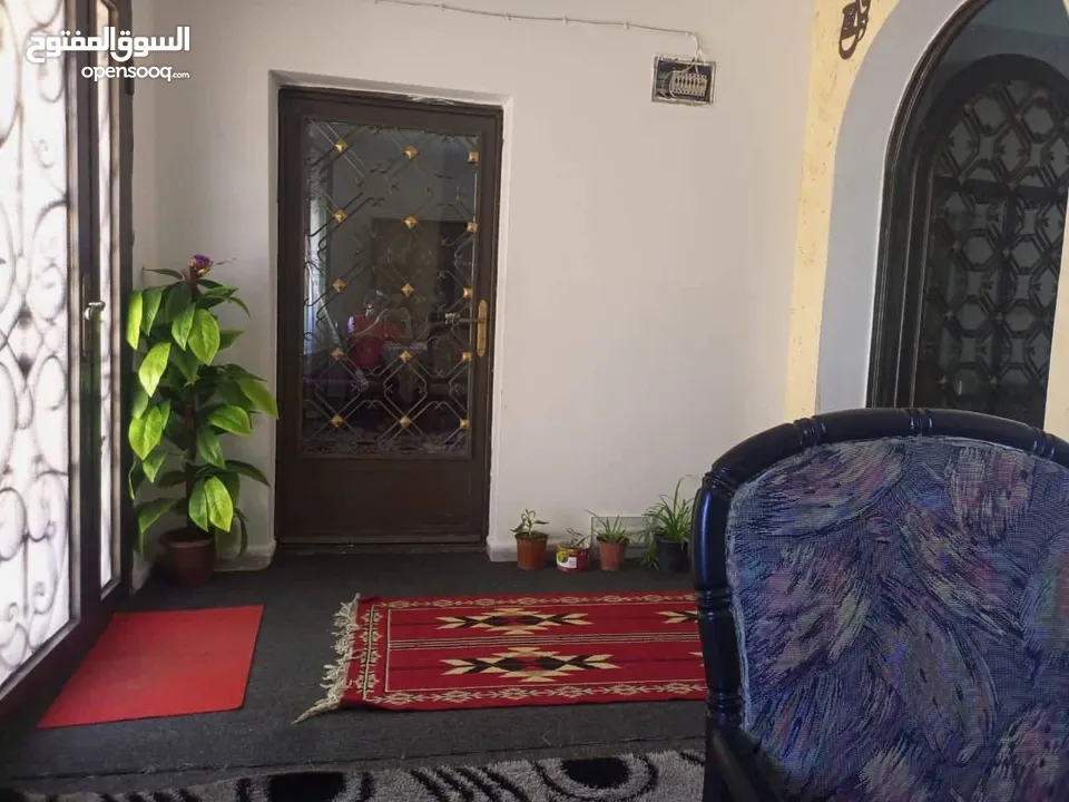 منزل للبيع مكون من طابقين الموقع اربد النعيمة طريق عجلون