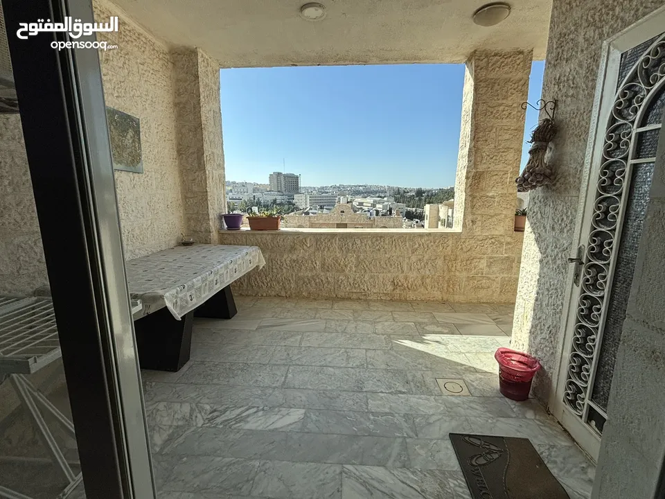 شقة طابق اخير 220م للبيع ضاحية الرشيد