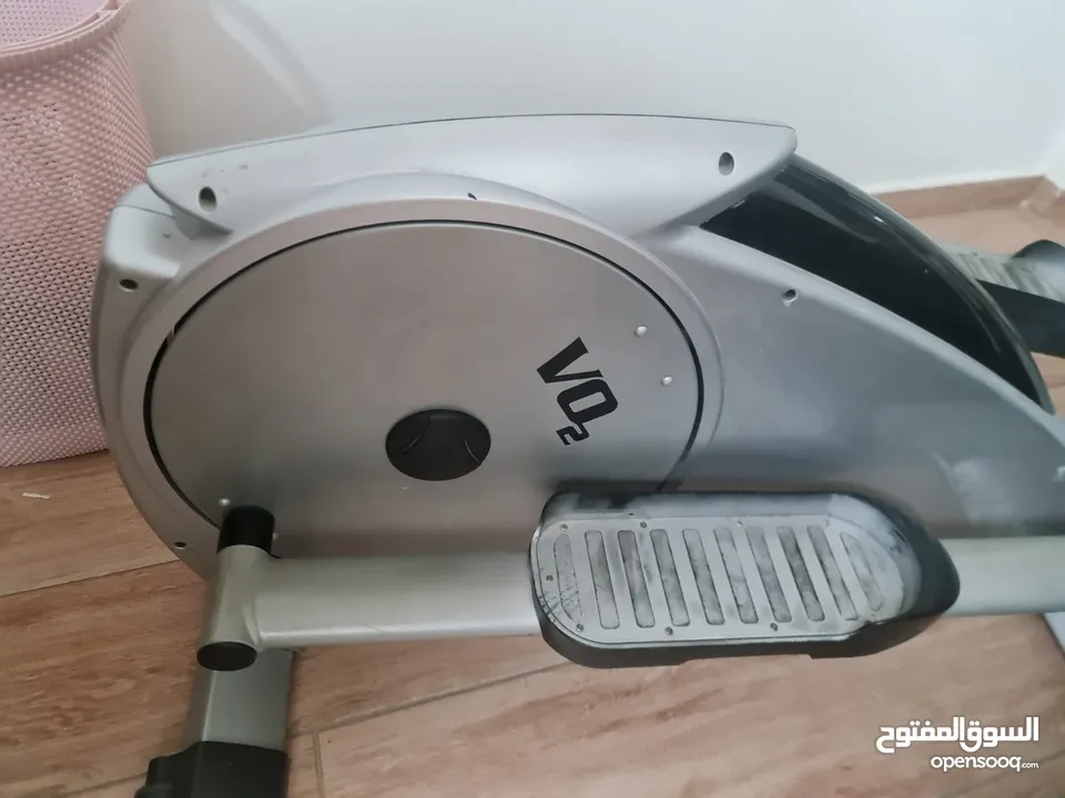 جهاز مشي بحالة ممتازة سرعات عديدة