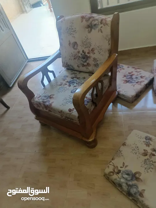 طقم موريس سبع مقاعد خشب زان مع طاولة وسط خشب زان مع سجلونة حديد