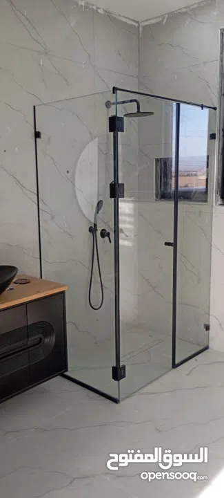 زجاج وألمنيوم