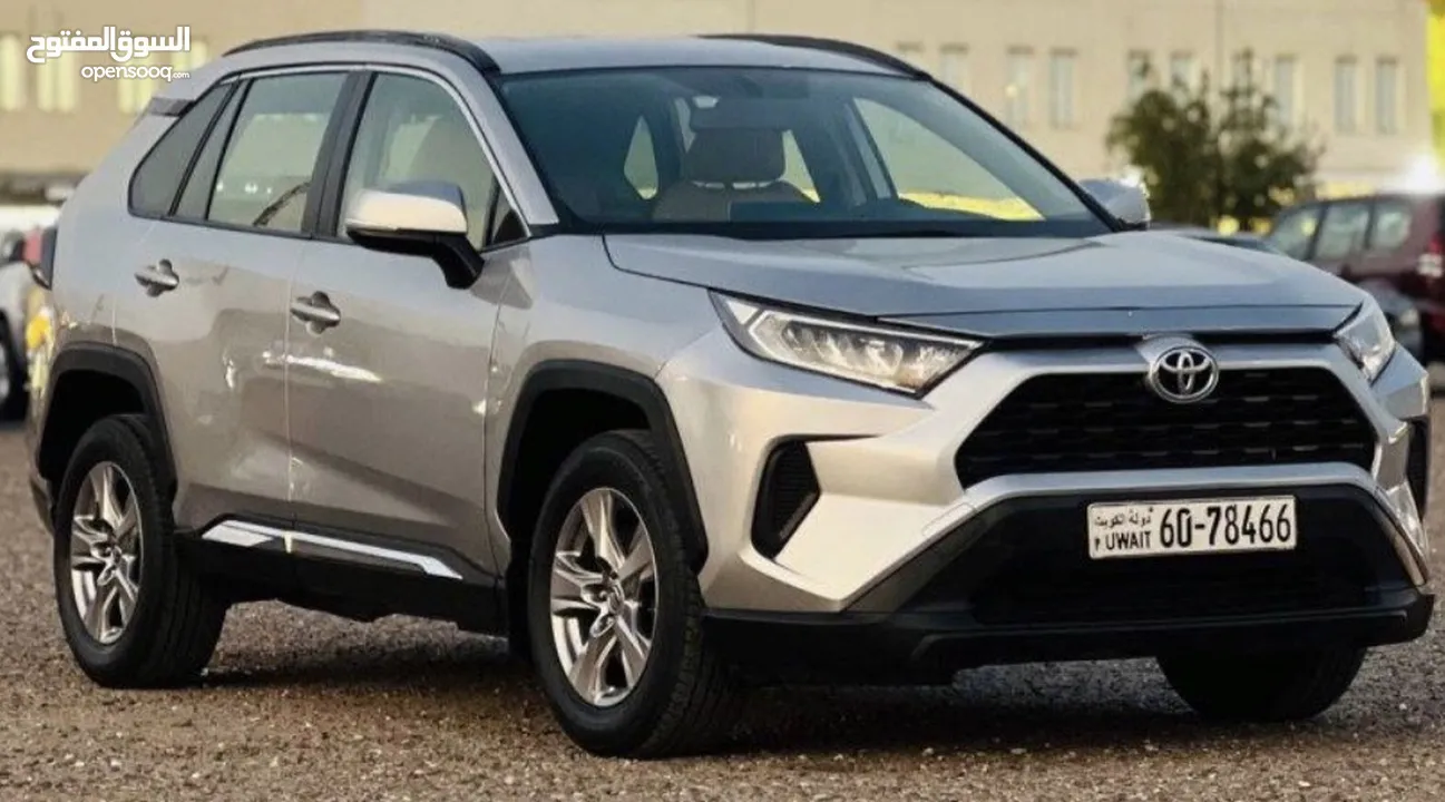 Toyota RAV4 4*2 2022 silver