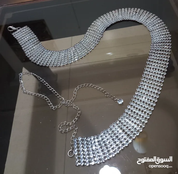 أحذية جديدة ونظارات شمسية أصلية دولتشي وغوتشي وشانيل وقطع فضة مميزة