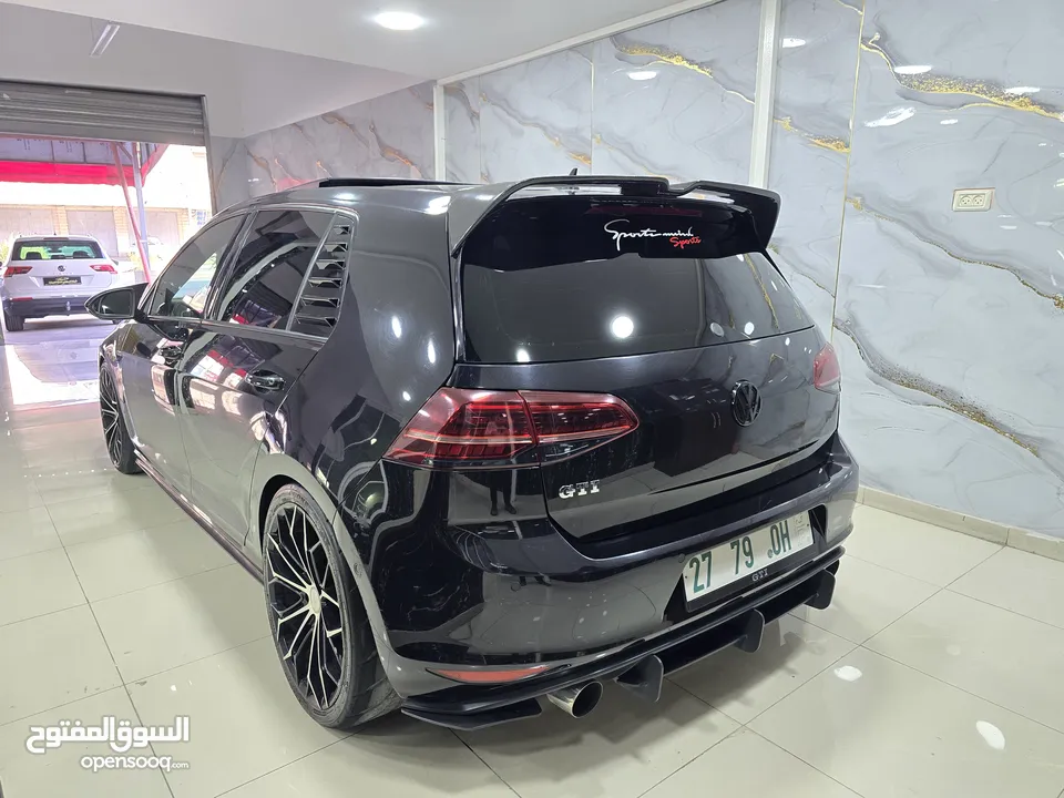 Golf gti  وارد الماني مش خليجي  ترخيص 2016 فل الفل