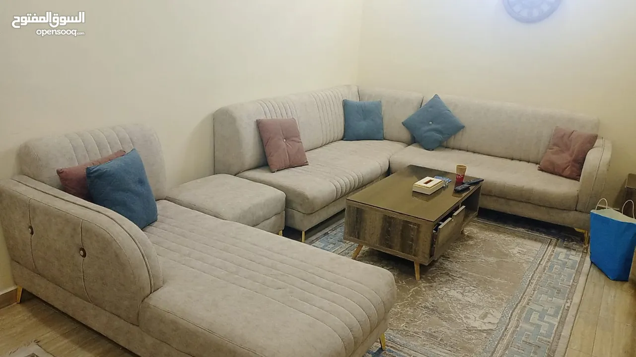 اطقم كنب استعمال عريس اشي بسيط احسن انواع الخشب تفصيل  الطقمين مع الطاولات
