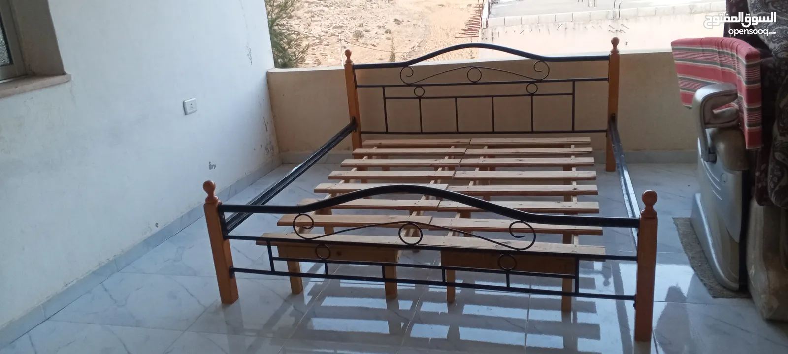تخت مجوز لشخصين للبيع بحاله جيدة جداً