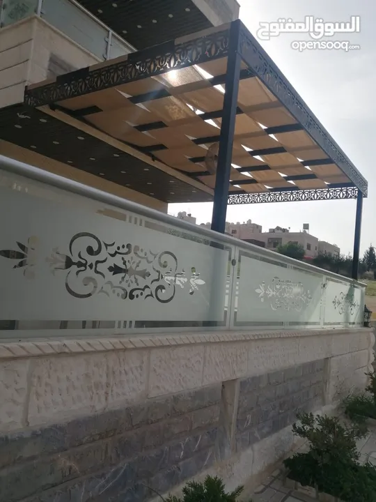 مظلات و اشرعة و برقولات