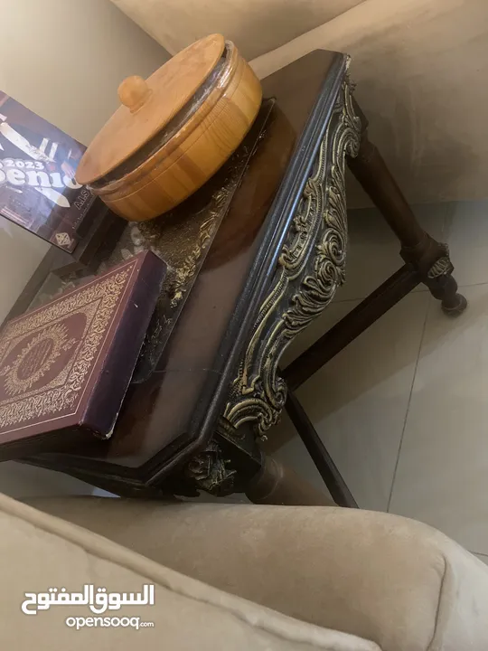 طاولات غرفة ضيوف