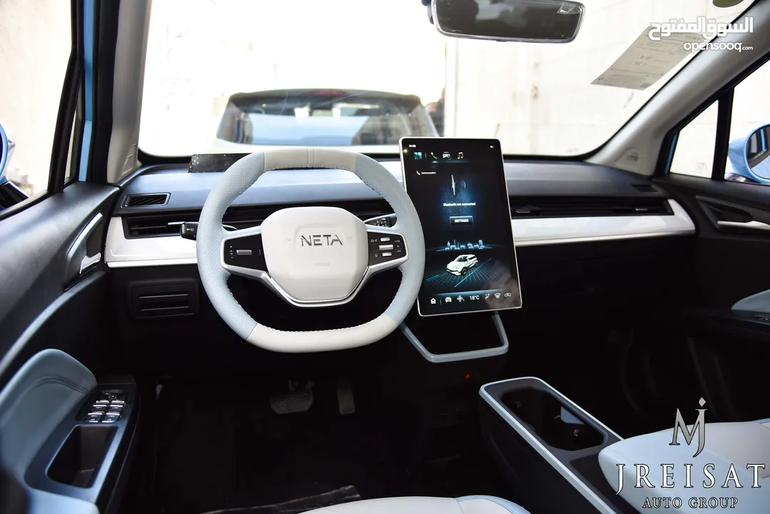 نيتا آيا الكهربائية بالكامل متوفر باللونين الازرق والاخضر 2023 Neta Aya EV SUV