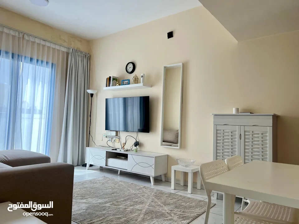 أوول ساكن للإيجار الشهري شقة مفروشة غرفة وصالة في عجمان منطقة الجرف