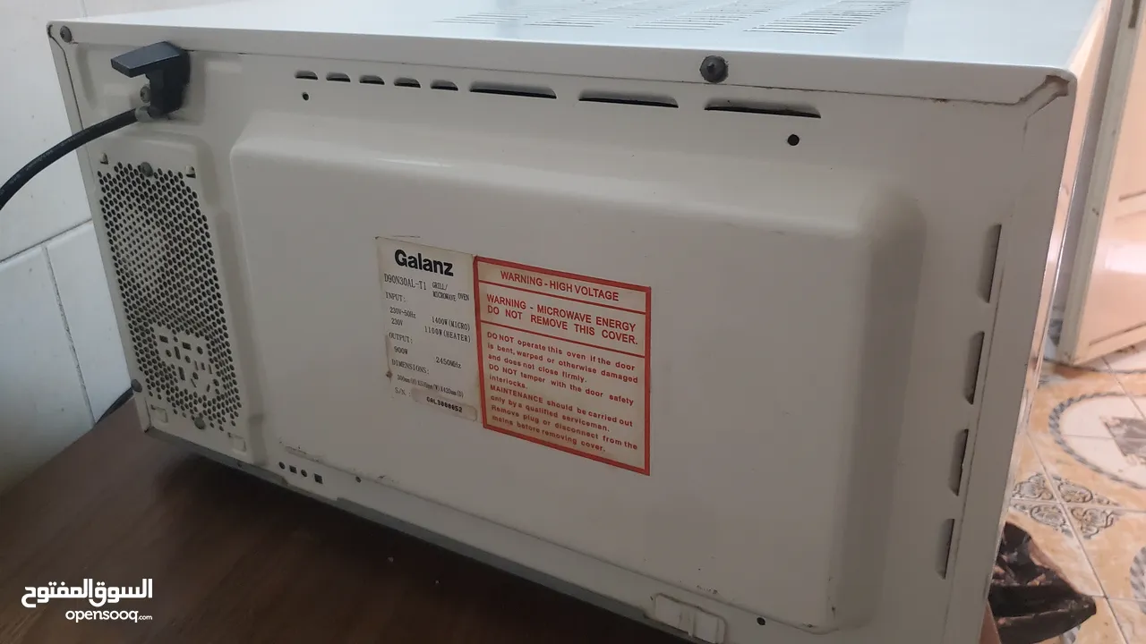 Galanz multi functional microwave oven 30 Litters medium size for sale excellent condition