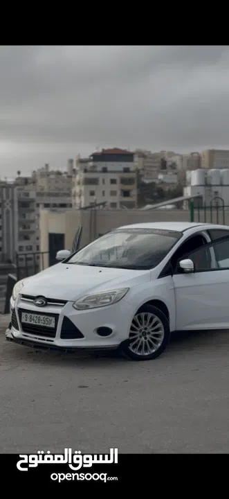 فورد فوكس موديل 2013 متور 1600 بنزين اسيارة بتحكي عن حالها بصور مش ناقصها غير الصلاة على نبي