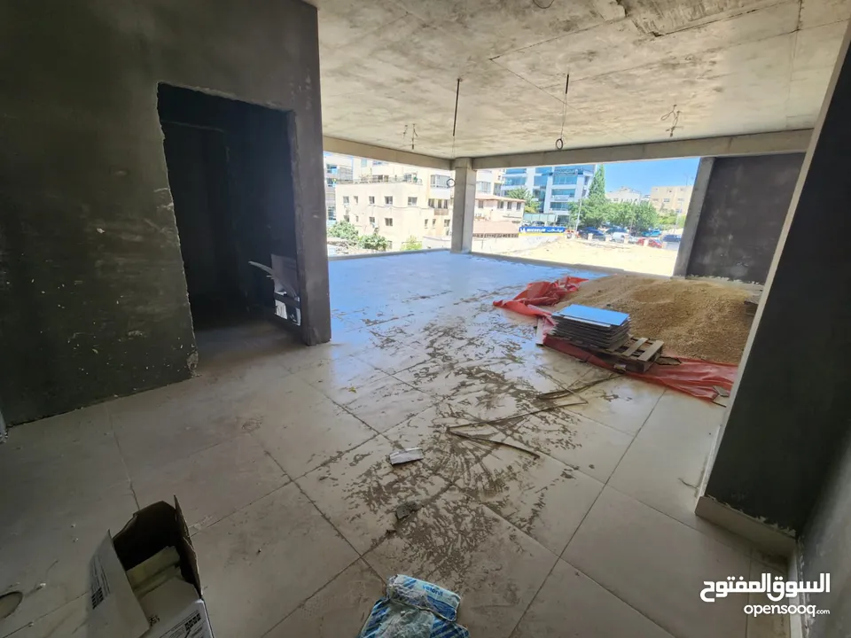 مكتب تجاري فاخر وبموقع مميز جدا للبيع في أفضل مواقع السابع   الرقم المرجعي :   4015