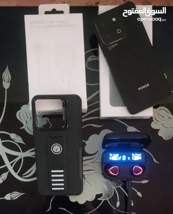 ( استعمال اسبوعين فقط )      HONOR  x6p      سبب البيع بحاجه لمصاري  +  على البيعه سماعات بلوث فخمات